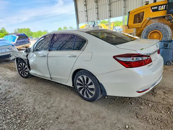 JHMCR6F38HC014700 2017 HONDA ACCORD - Image 2