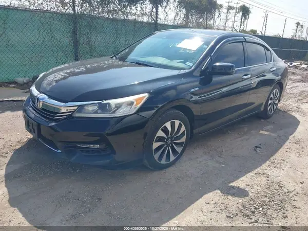 JHMCR6F38HC015992 2017 HONDA ACCORD - Image 2