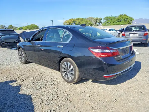 JHMCR6F38HC022103 2017 HONDA ACCORD - Image 2