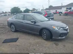 JHMCR6F39HC016097 2017 HONDA ACCORD