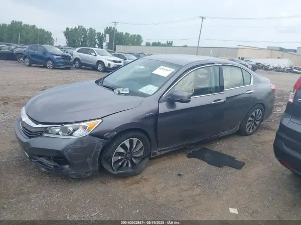 JHMCR6F39HC016097 2017 HONDA ACCORD - Image 2