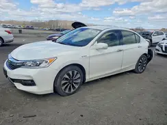 JHMCR6F3XHC000085 2017 HONDA ACCORD