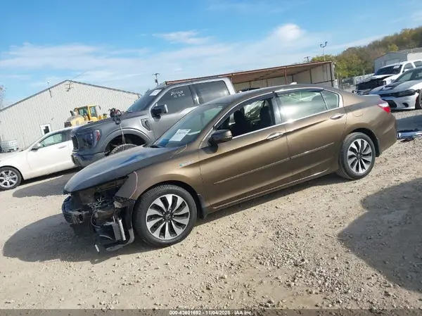 JHMCR6F3XHC006646 2017 HONDA ACCORD - Image 2