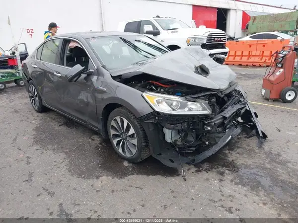 JHMCR6F50HC002137 2017 HONDA ACCORD - Image 1