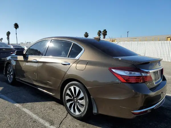 JHMCR6F50HC006317 2017 HONDA ACCORD - Image 2