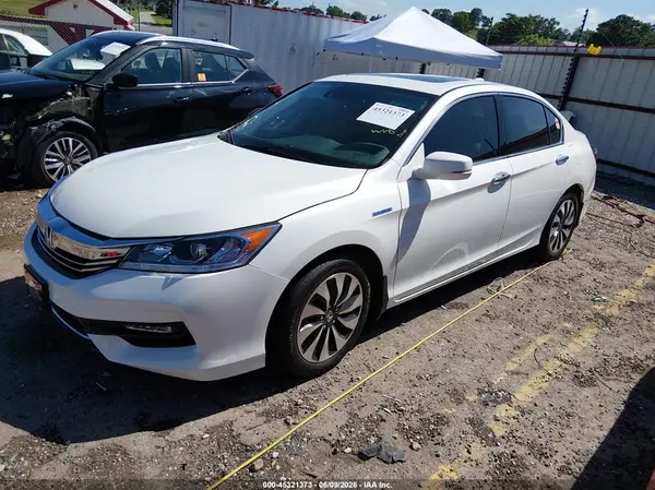 JHMCR6F50HC007466 2017 HONDA ACCORD - Image 2
