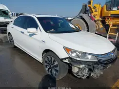 JHMCR6F50HC008570 2017 HONDA ACCORD