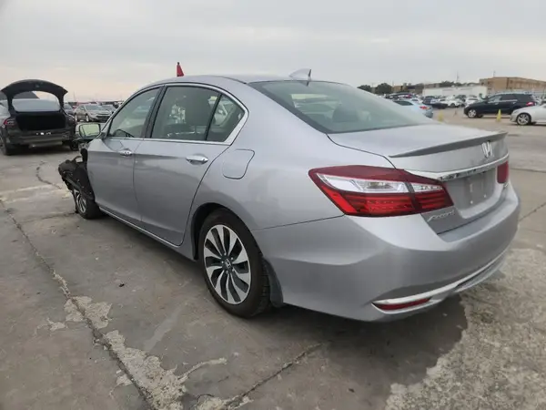 JHMCR6F50HC019410 2017 HONDA ACCORD - Image 2