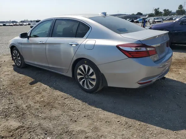 JHMCR6F50HC020590 2017 HONDA ACCORD - Image 2