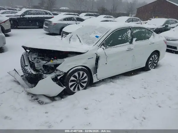 JHMCR6F50HC021769 2017 HONDA ACCORD - Image 2