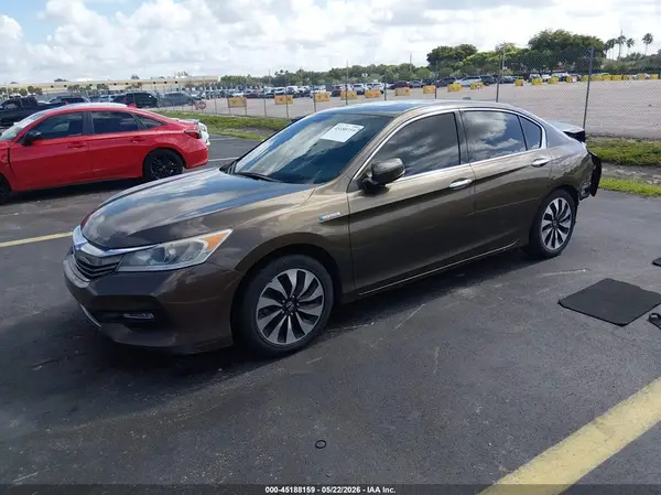 JHMCR6F50HC022906 2017 HONDA ACCORD - Image 2
