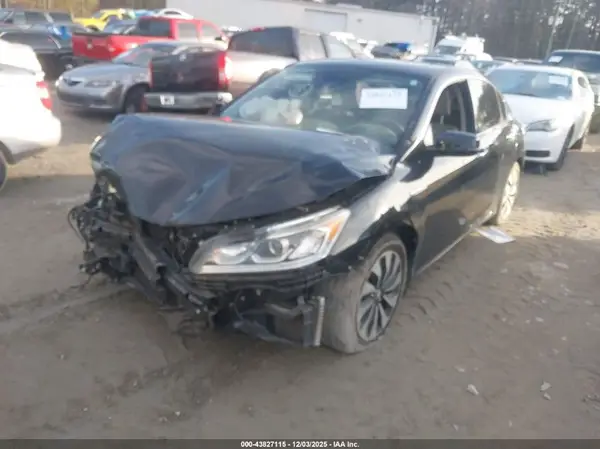 JHMCR6F50HC027667 2017 HONDA ACCORD - Image 2