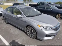 JHMCR6F50HC027913 2017 HONDA ACCORD
