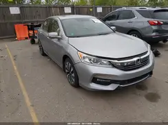 JHMCR6F50HC028608 2017 HONDA ACCORD