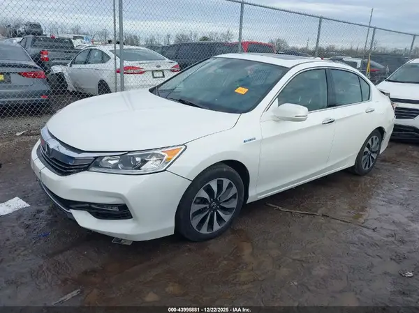 JHMCR6F51HC005404 2017 HONDA ACCORD - Image 2