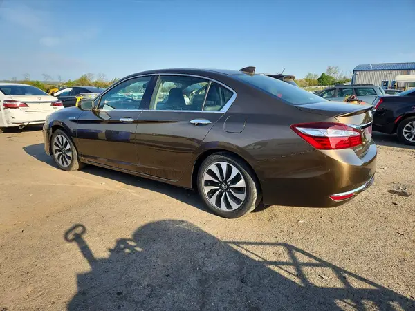 JHMCR6F51HC017584 2017 HONDA ACCORD - Image 2