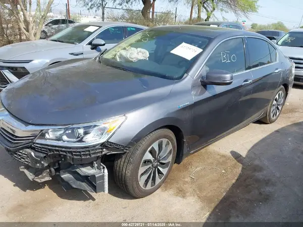 JHMCR6F51HC018847 2017 HONDA ACCORD - Image 2