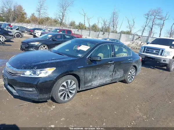 JHMCR6F51HC027693 2017 HONDA ACCORD - Image 2