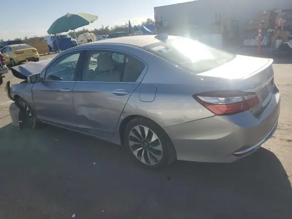 JHMCR6F52HC000731 2017 HONDA ACCORD - Image 2