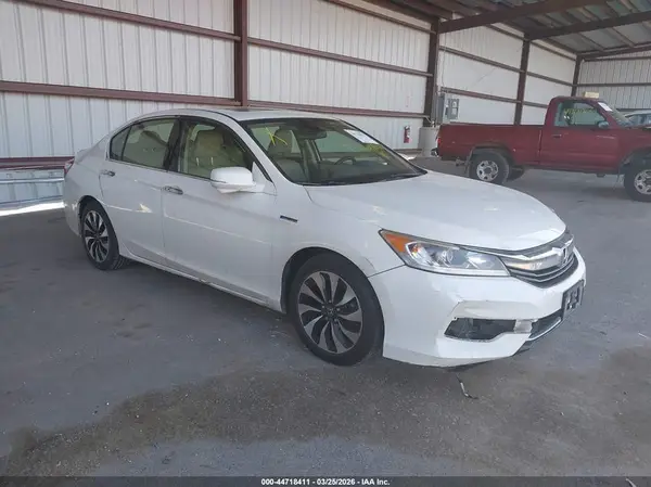 JHMCR6F52HC003340 2017 HONDA ACCORD - Image 1