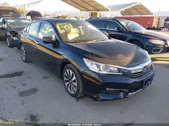 JHMCR6F52HC015620 2017 HONDA ACCORD