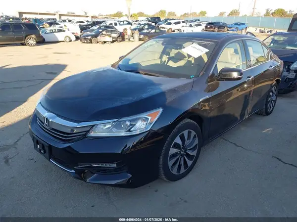 JHMCR6F52HC015620 2017 HONDA ACCORD - Image 2
