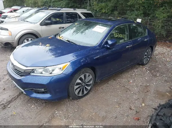 JHMCR6F52HC017352 2017 HONDA ACCORD - Image 2