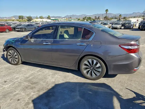 JHMCR6F52HC028545 2017 HONDA ACCORD - Image 2