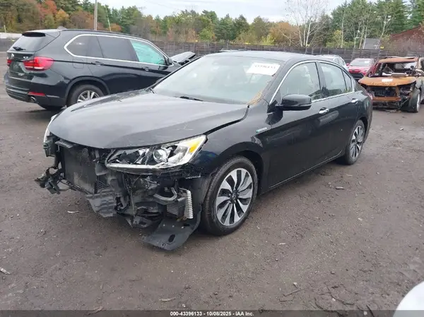 JHMCR6F53HC005985 2017 HONDA ACCORD - Image 2