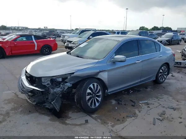 JHMCR6F53HC010071 2017 HONDA ACCORD - Image 2