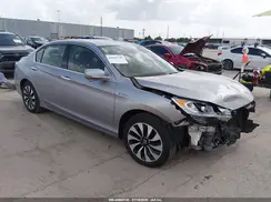 JHMCR6F53HC020051 2017 HONDA ACCORD