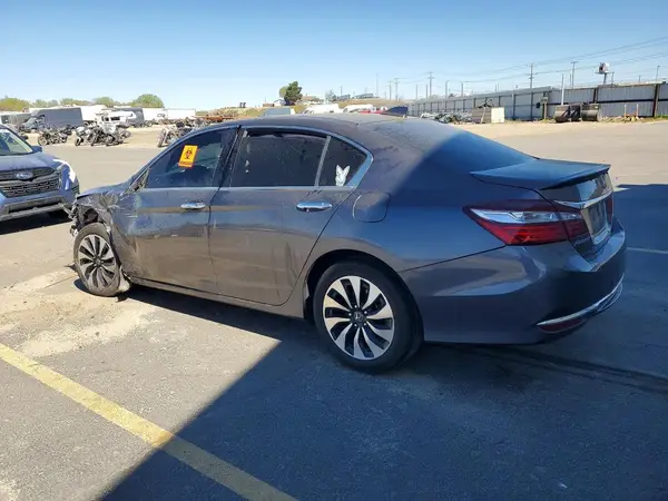 JHMCR6F53HC028490 2017 HONDA ACCORD - Image 2