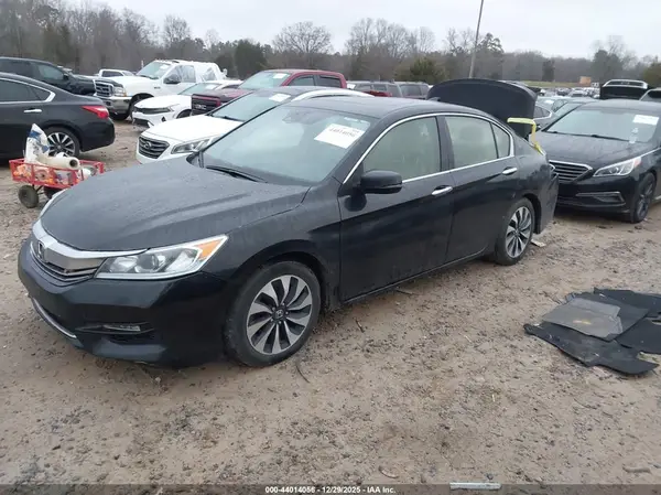 JHMCR6F54HC002125 2017 HONDA ACCORD - Image 2