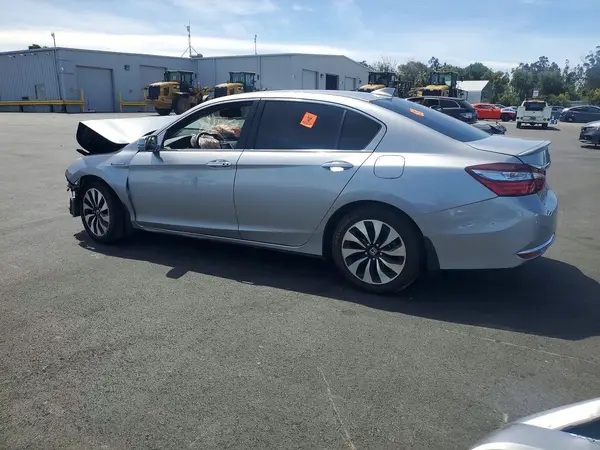 JHMCR6F54HC025050 2017 HONDA ACCORD - Image 2