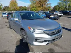 JHMCR6F55HC004076 2017 HONDA ACCORD