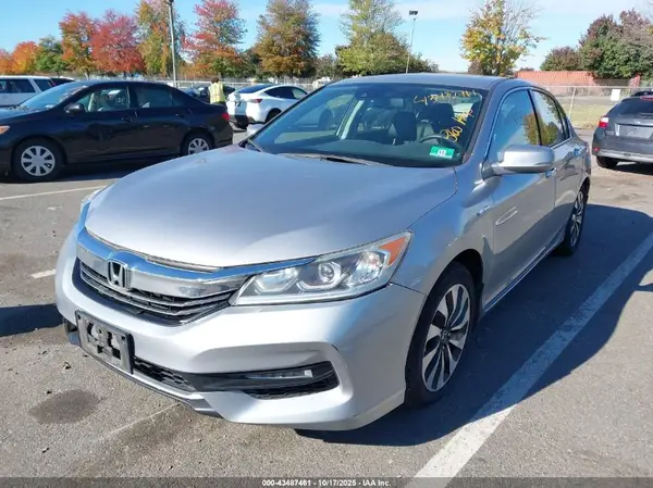 JHMCR6F55HC004076 2017 HONDA ACCORD - Image 2