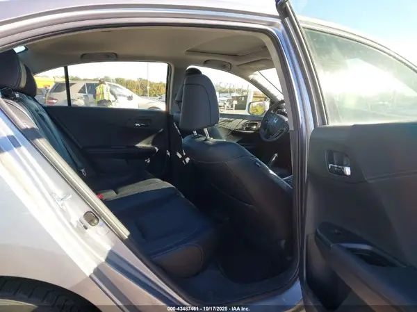 JHMCR6F55HC004076 2017 HONDA ACCORD - Image 8