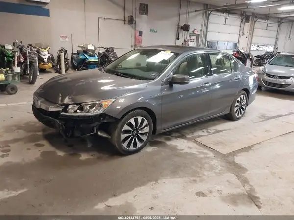 JHMCR6F55HC008001 2017 HONDA ACCORD - Image 2