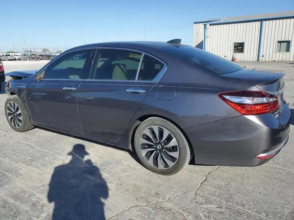 JHMCR6F55HC008743 2017 HONDA ACCORD - Image 2
