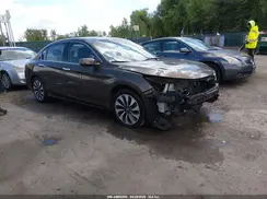 JHMCR6F55HC013120 2017 HONDA ACCORD