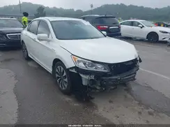 JHMCR6F55HC013635 2017 HONDA ACCORD