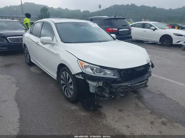 JHMCR6F55HC013635 2017 HONDA ACCORD - Image 1