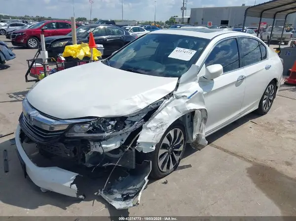 JHMCR6F55HC018723 2017 HONDA ACCORD - Image 2