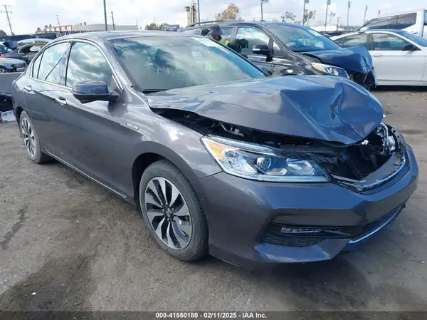 JHMCR6F55HC027812 2017 HONDA ACCORD - Image 1