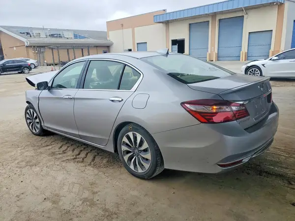 JHMCR6F55HC030175 2017 HONDA ACCORD - Image 2