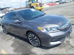 JHMCR6F56HC000683 2017 HONDA ACCORD