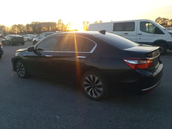 JHMCR6F56HC005978 2017 HONDA ACCORD - Image 2