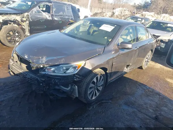 JHMCR6F56HC008752 2017 HONDA ACCORD - Image 2