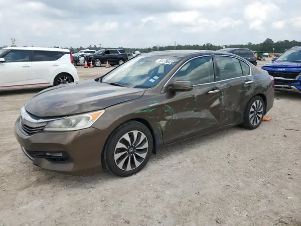 JHMCR6F56HC011618 2017 HONDA ACCORD - Image 1