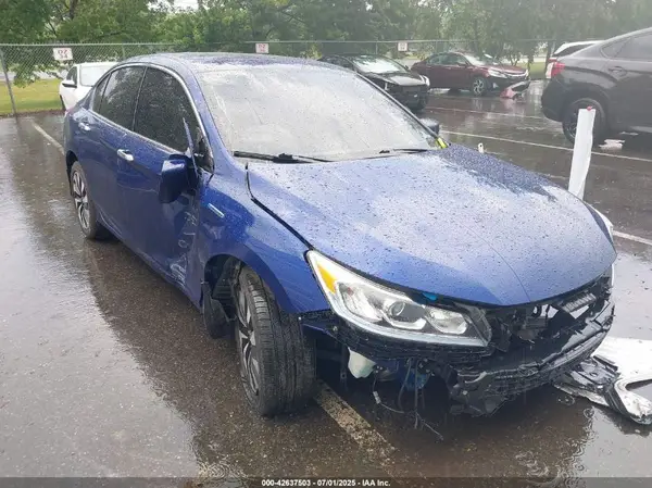 JHMCR6F56HC021033 2017 HONDA ACCORD - Image 1